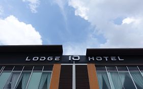 Lodge 10 Hotel